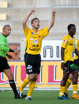 Jukka Santala, Mjällby debuterar och avgör med sitt 1-2