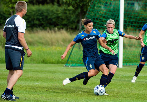 Charlotte Rohlin och Linnea Liljegärd, Sverige
