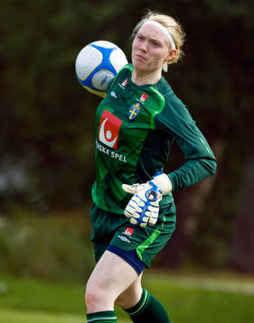 Hedvig Lindahl, målvakt