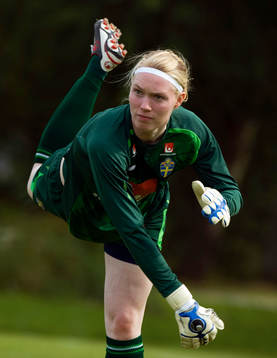 Hedvig Lindahl, målvakt