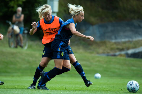 Lisa Dahlkvist och Louise Fors, Sverige
