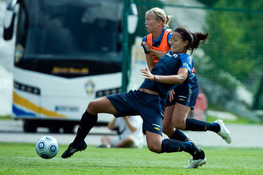 Jessica Landström och Sara Larsson, Sverige