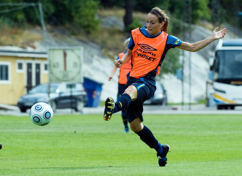 Kosovare Asllani, Sverige
