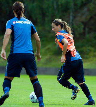 Kosovare Asllani, Sverige
