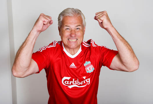 Glenn Hysen i en tröja från Liverpool