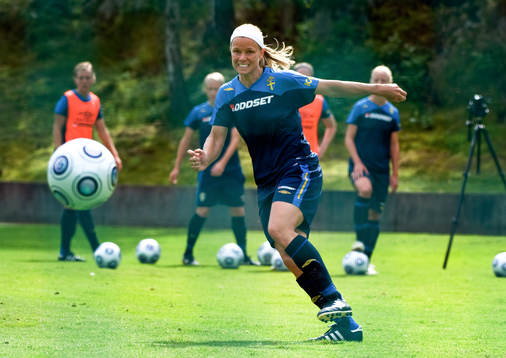Sara Thunebro, Sverige