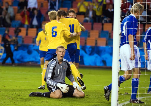 Johan Elmander, Sverige och Otto Fredrikson, målvakt,