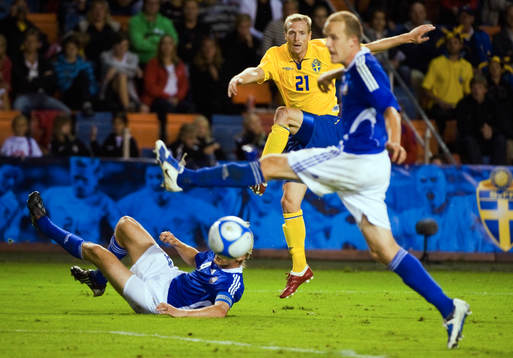 Christian Wilhelmsson, Sverige och Sami Hyypiä, Finland