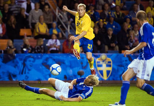 Christian Wilhelmsson, Sverige och Sami Hyypiä, Finland