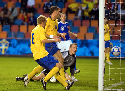 Johan Elmander, Sverige, gör 1-0