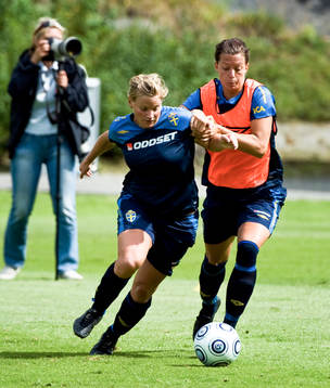 Sara Lindén och Lina Nilsson, Sverige
