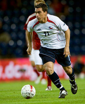 Esteban Paredes, Chile