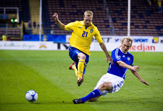 Christian Wilhelmsson, Sverige och Sami Hyypiä, Finland