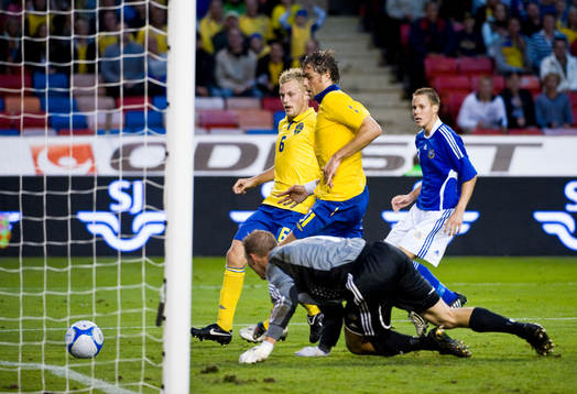 Johan Elmander, Sverige gör 1-0