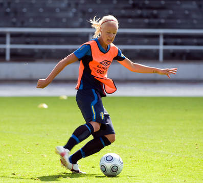 Caroline Seger, Sverige