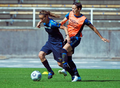 Kosovare Asllani och Therese Sjögran, Sverige