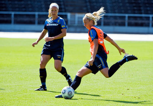 Sara Thunebro och Louise Fors, Sverige