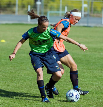 Kosovare Asllani och Sara Thunebro