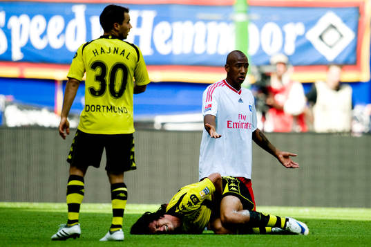 Nelson Valdez, Borussia Dortmund, grinar illa medan Felipe