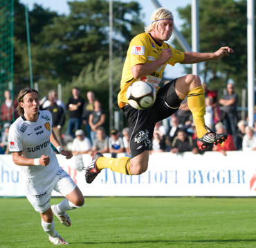 Robin Cederberg rensar undan