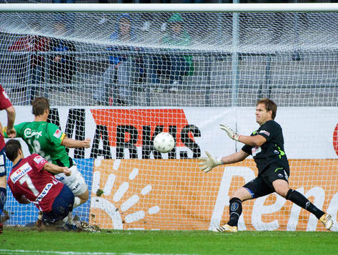 Pär Ericsson, GAIS, gör matchens enda mål. Bengt