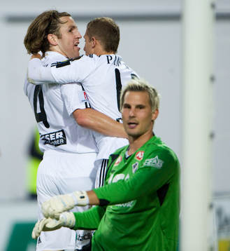 1-2, Nils-Eric Johansson och Kenny Pavey jubel, och Magnus