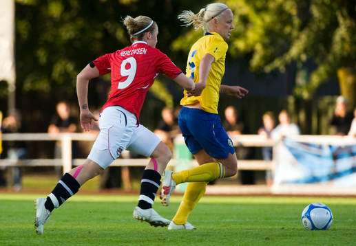 Caroline Seger, Sverige