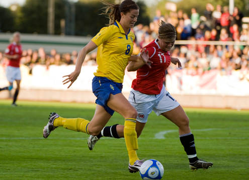 Lotta Schelin, Sverige och Maren Naevdal Mjelde, Norge