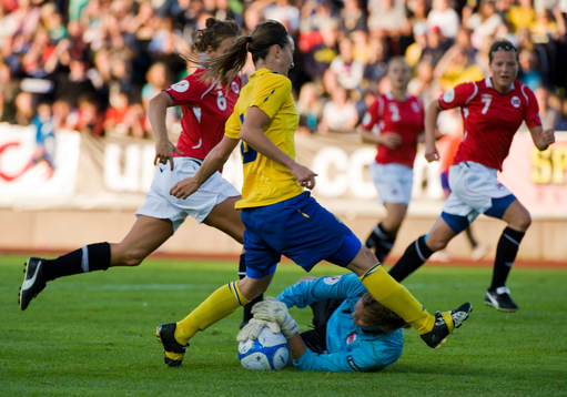 Kosovare Asllani, Sverige