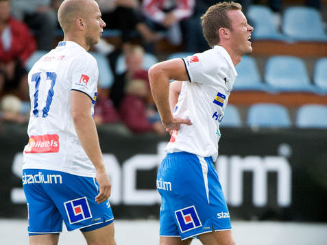Mikael Roth, Norrköping, fick en smäll. Smärta, ont
