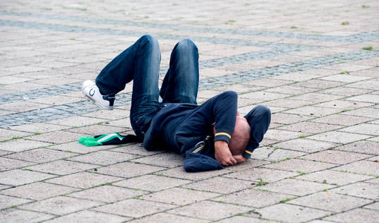 Gais-supporters i slagsmål med polisen. Supporter, huligan