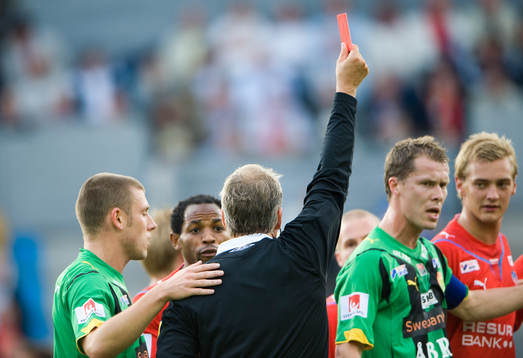 Två röda kort, Åke Andréasson, domare
