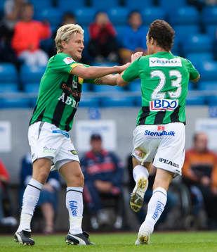 0-1 Eyjolfur Hedinsson grattas av Tommy Lycén. Jubel