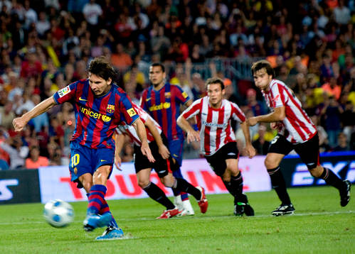 Lionel Messi, Barcelona slår en straff i mål