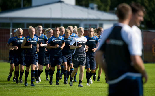 Fotboll, Dam, EM, Sverige, träning