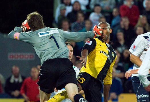 Mattias Hugosson, målvakt, Gefle och Nathan Paulse,