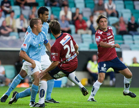 Daniel Andersson, Malmö FF, skadar sig