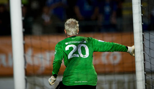 Magnus Bahne, målvakt. Mål, stolpar, rygg, ryggtavla,