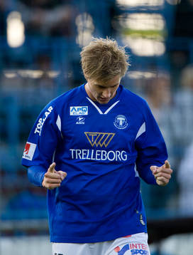 2-0 Andreas Drugge och Kennet Andersson-målgesten. Målgest