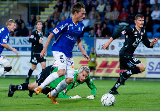 4-0 Andreas Wihlborg som rundar Magnus Bahne, målvakt,