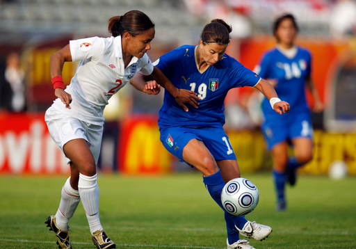 Alexandra Scott, England och Carolina Pini, Italien