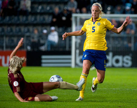 Caroline Seger, Sverige