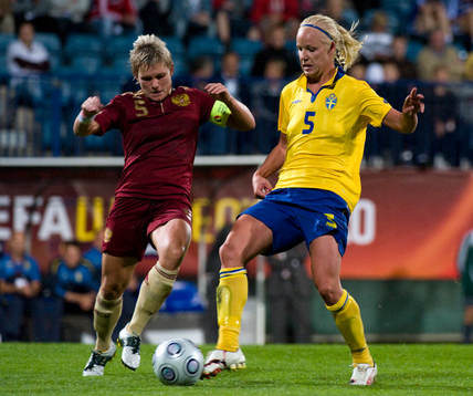 Caroline Seger, Sverige och Tatiana Skotnikova, Ryssland