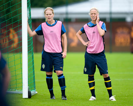 Lisa Dahlkvist och Caroline Seger