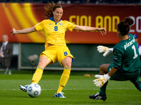 Lotta Schelin, Sverige 0-1 jubel