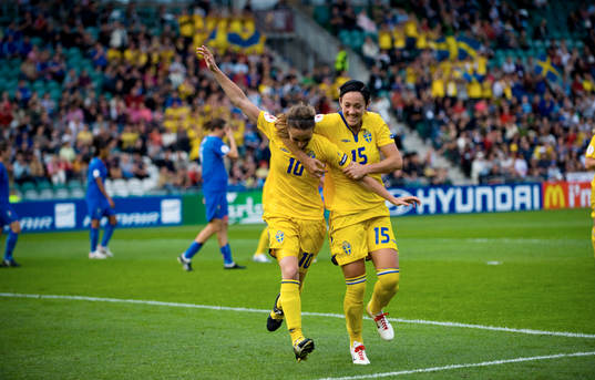 Kosovare Asllani, Sverige 0-2 jubel