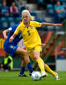 Caroline Seger, Sverige
