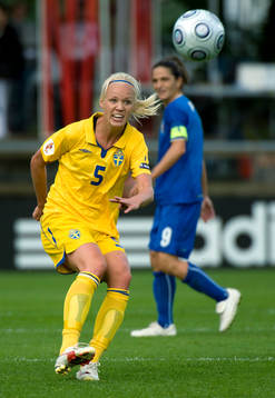 Caroline Seger, Sverige
