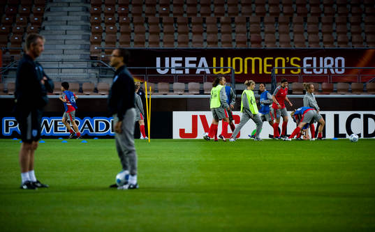 Fotboll, Dam, EM, England, träning