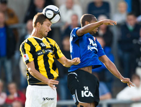 Peter Nyström, Häcken, trycker in bollen,  Anselmo